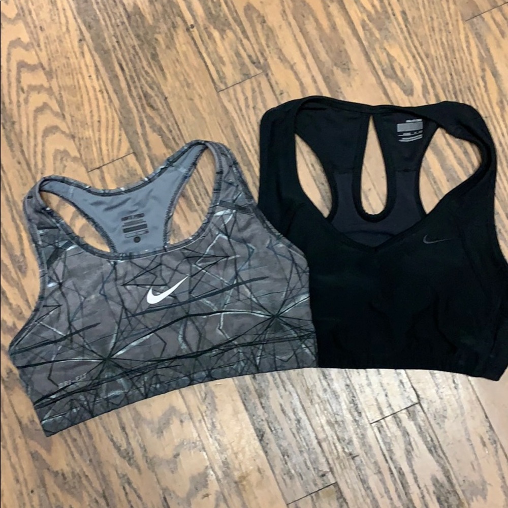 Nike sports bra size small